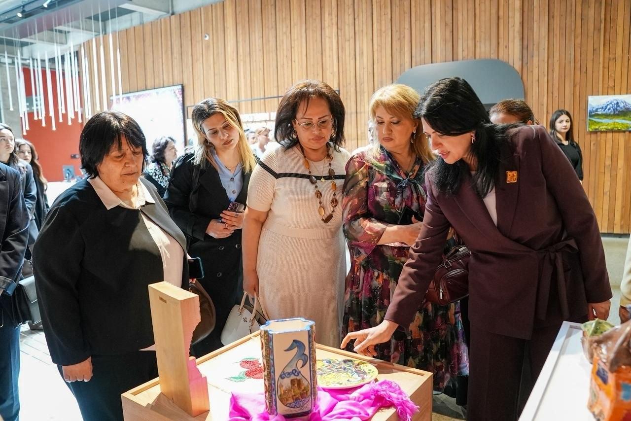 DOST İnklüziv İnkişaf və Yaradıcılıq Mərkəzində yeni tamaşanın premyerası olub