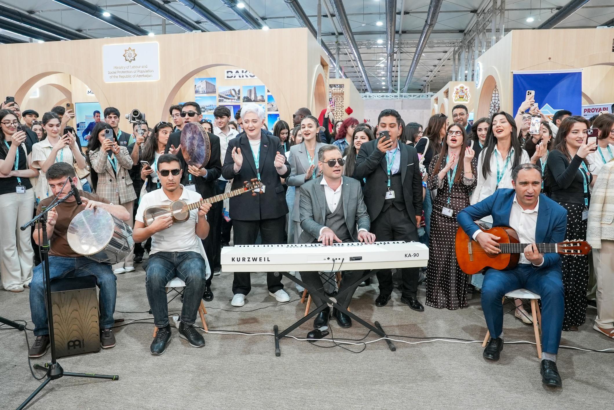 WUF13-də DOST İnklüziv İnkişaf və Yaradıcılıq Mərkəzinin bugünkü təqdimat və proqramları da maraqla qarşılanıb