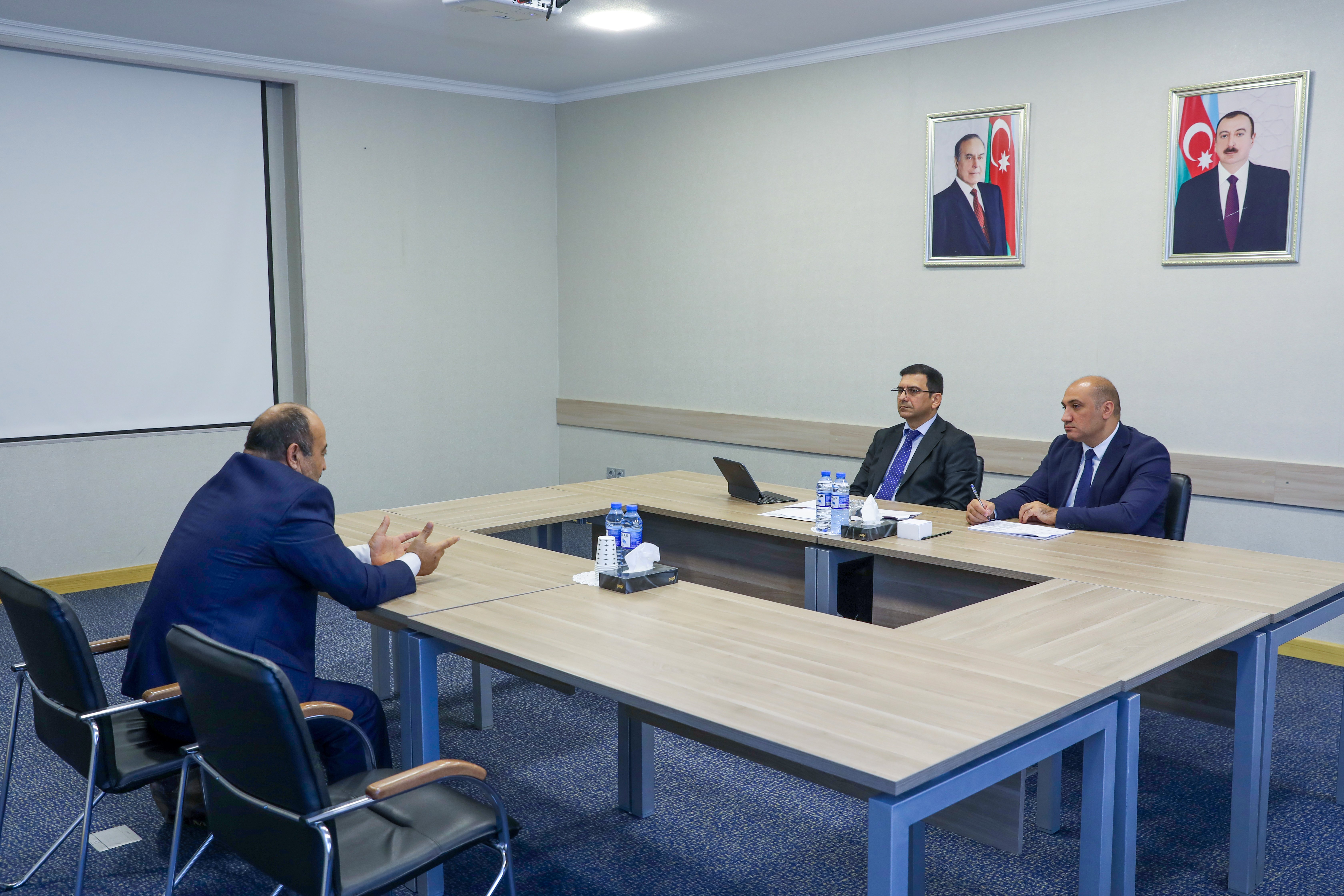 Nazir müavini Rəşad Mustafayev Gəncə şəhərində vətəndaşları qəbul edib
